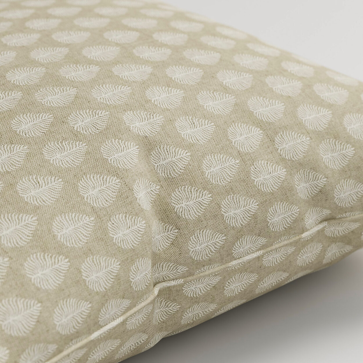 Emily Bond Jaipur Linen Cushion - Image 2