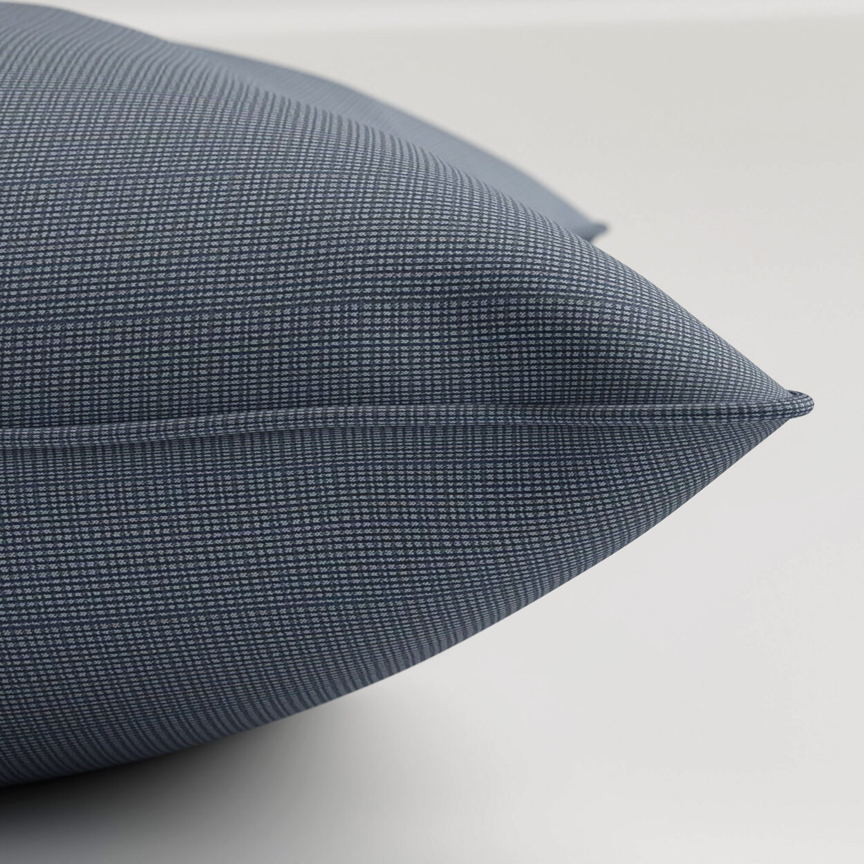 Bruegel Indigo Cushion - Image 3