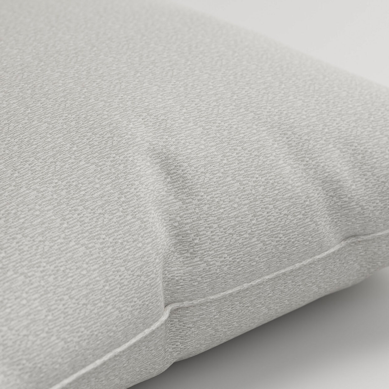 Boudin Platinum Cushion - Image 2