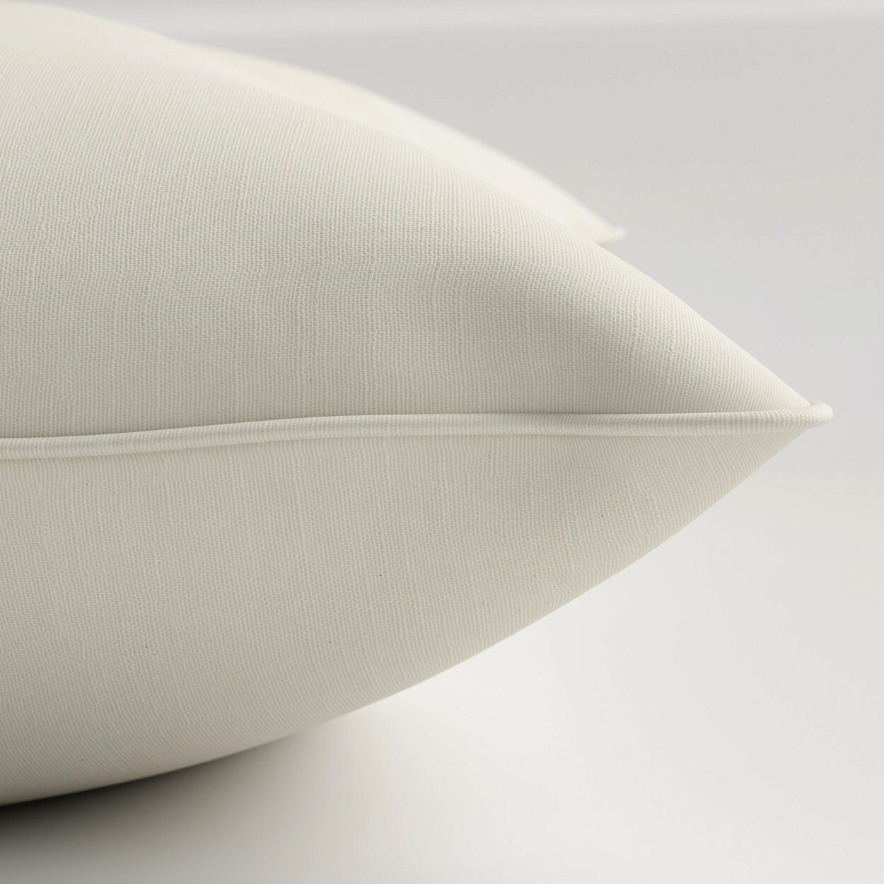 Loma Linen Cushion - Image 3